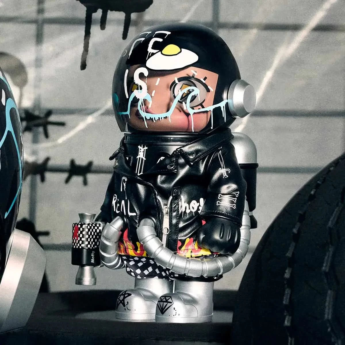 MEGA Space MOLLY 400% Trevor Andrew 2.0 Figure - toptoylands